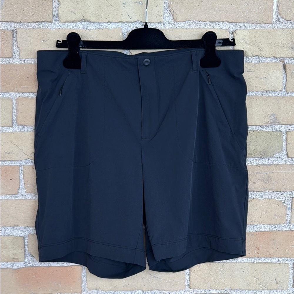 New Fig Black Wuu Shorts